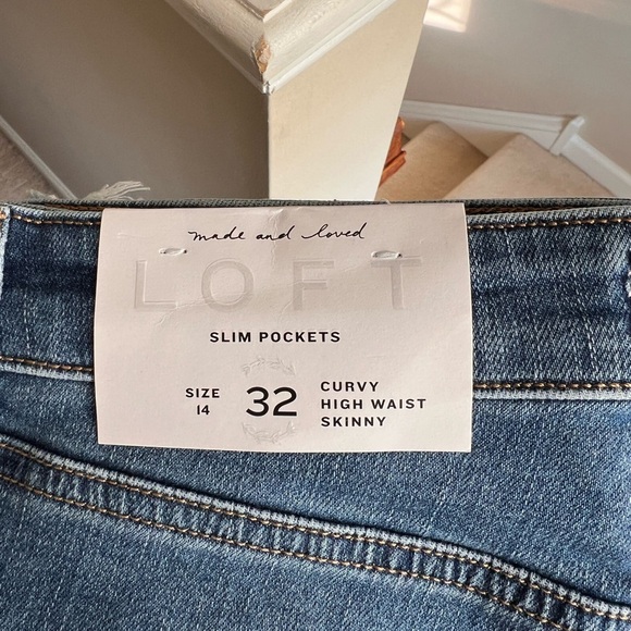 LOFT Mid-Wash Ankle Jeans - Picture 3 of 4